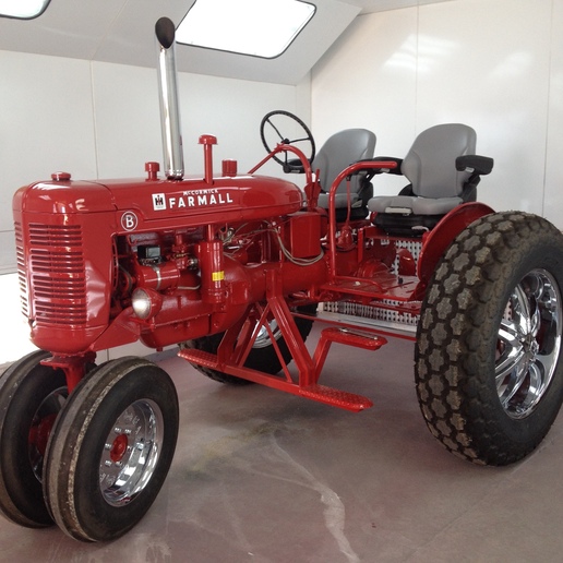 Farmall B Buddy Seat - Yesterday's Tractors