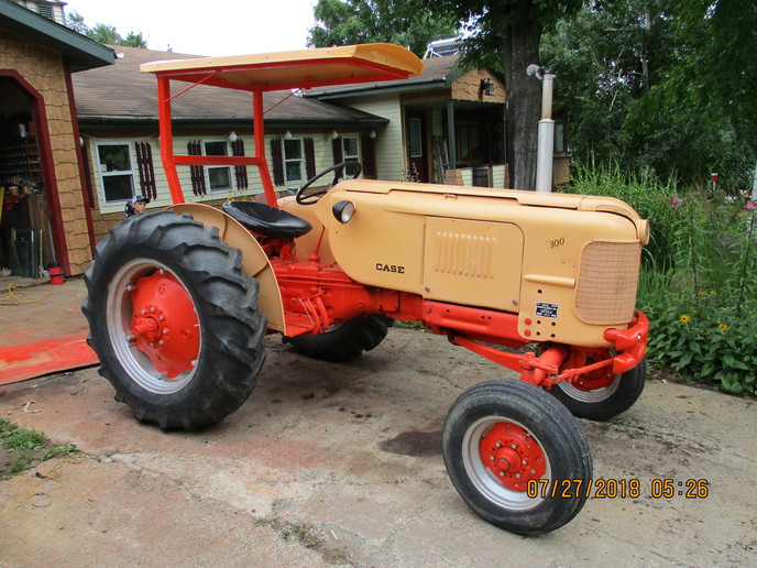 Case 300 Round Nose Tractors - Yesterday's Tractors