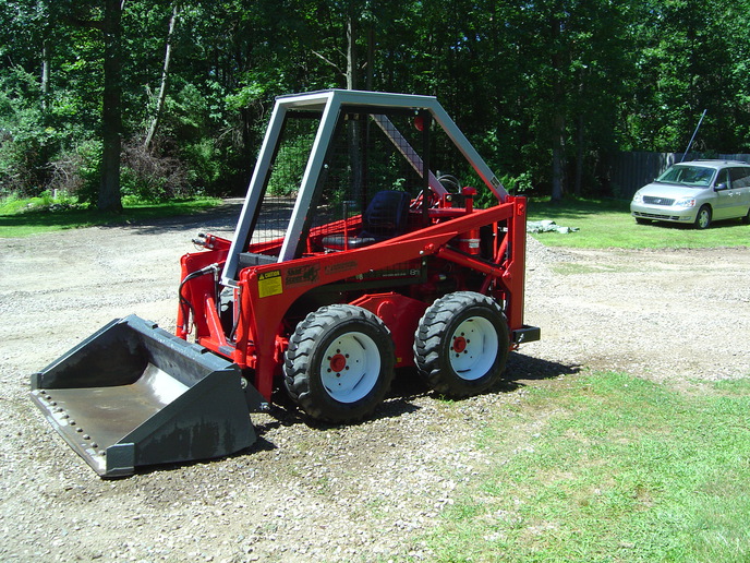 MF 811 Skid Steer - Yesterday's Tractors